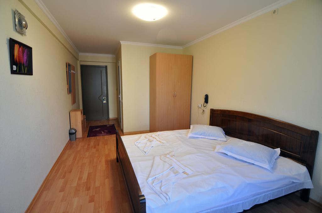 Sun Rise Hotel Tbiliszi Szoba fotó