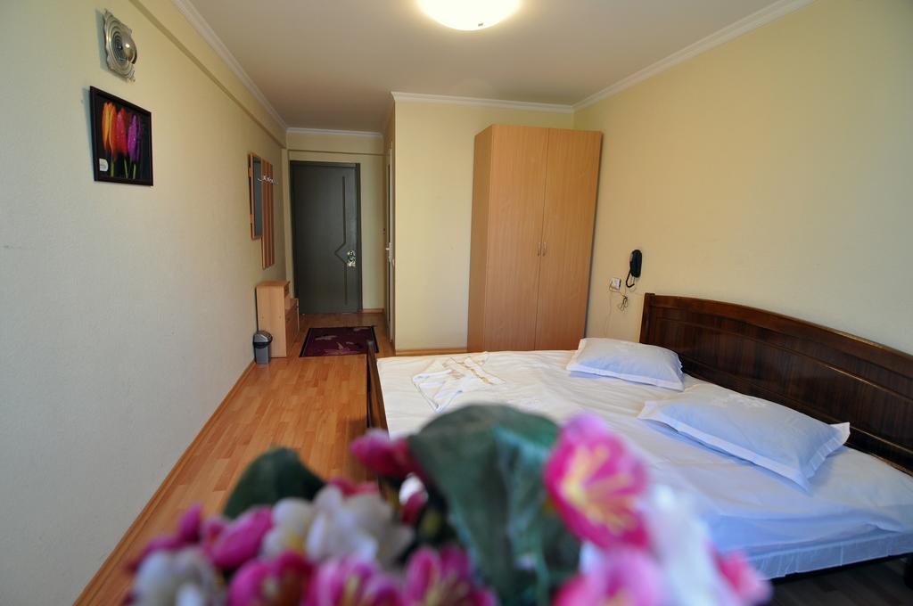 Sun Rise Hotel Tbiliszi Szoba fotó