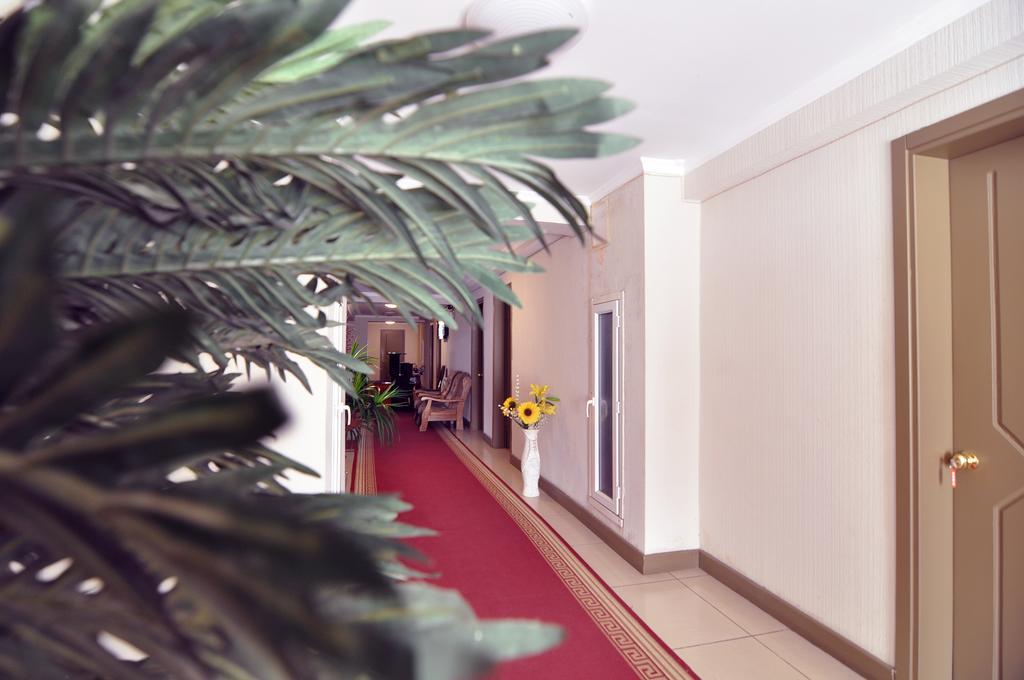 Sun Rise Hotel Tbiliszi Kültér fotó