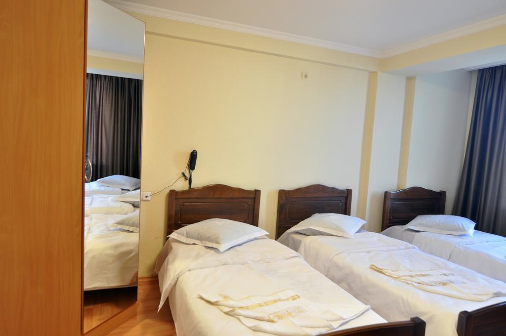 Sun Rise Hotel Tbiliszi Szoba fotó