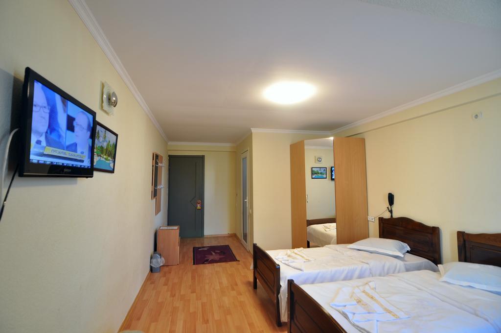 Sun Rise Hotel Tbiliszi Szoba fotó